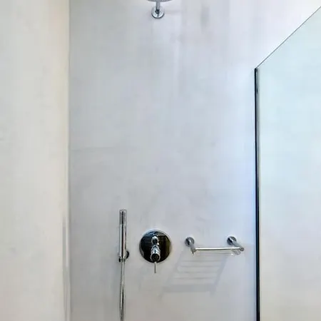 Sapphire - Paros Gem